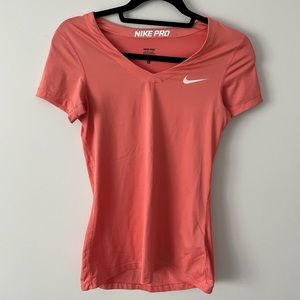 NIKE sport tee